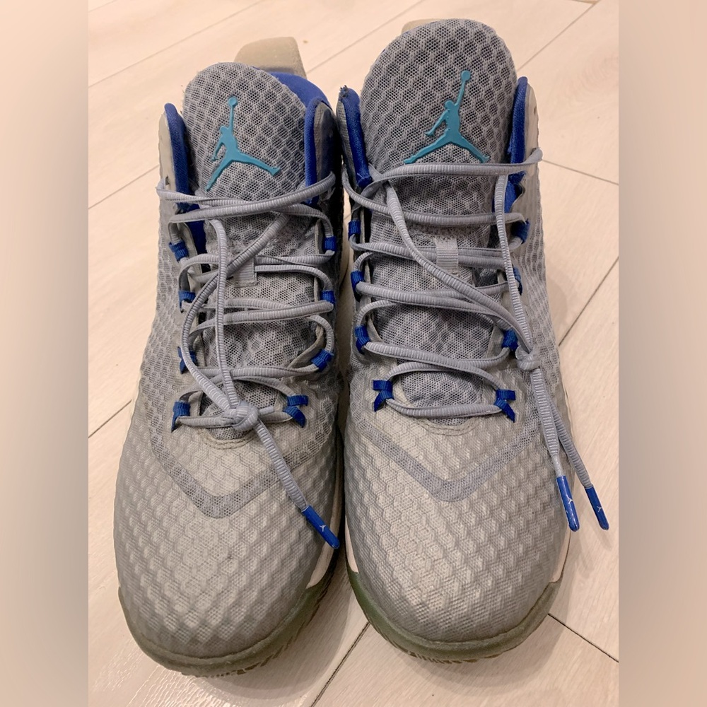 Jordan Men's Gray and Blue Sneakers size 12 - Picture 3 of 6